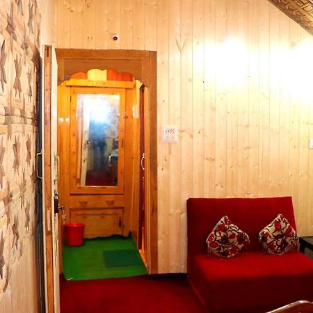 House Boat New Pala Palace Srinagar  Exterior photo