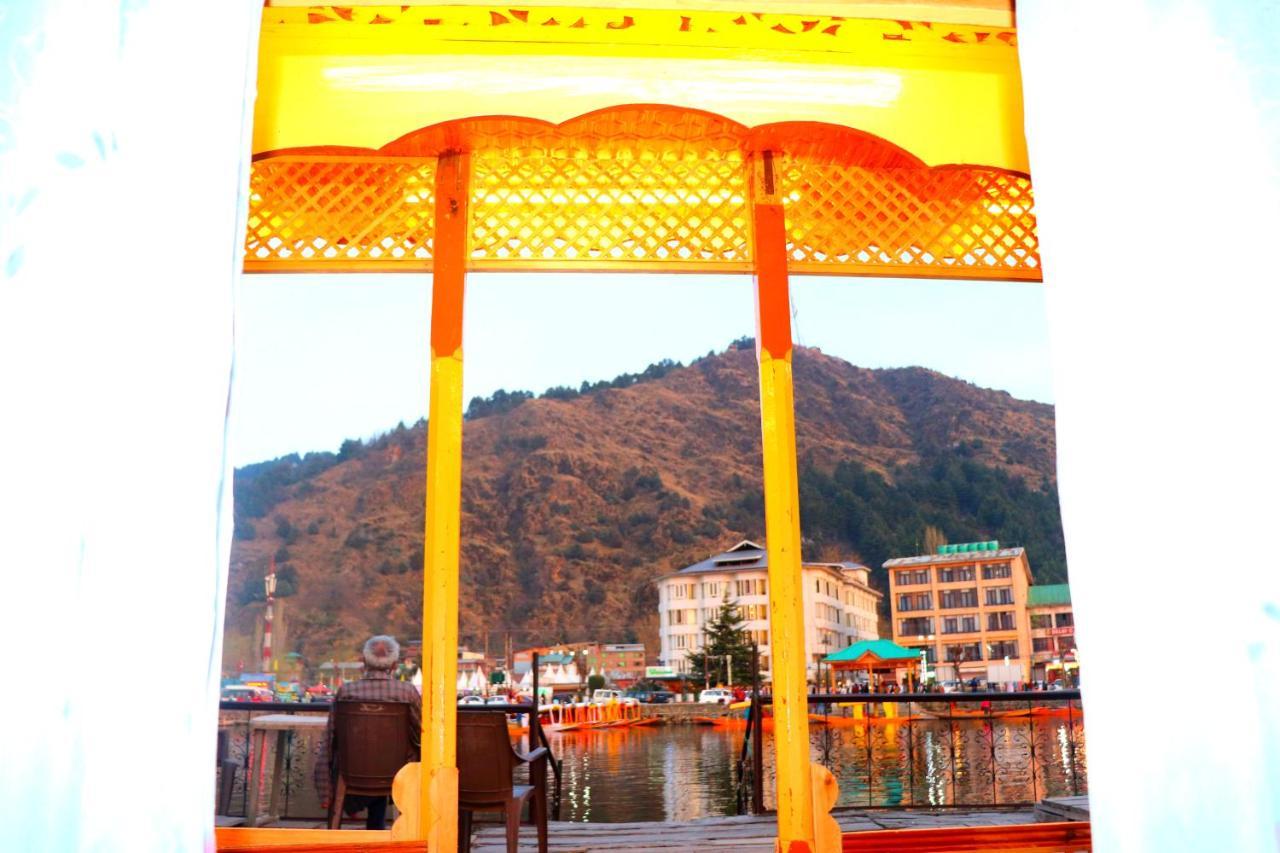 House Boat New Pala Palace Srinagar  Exterior photo