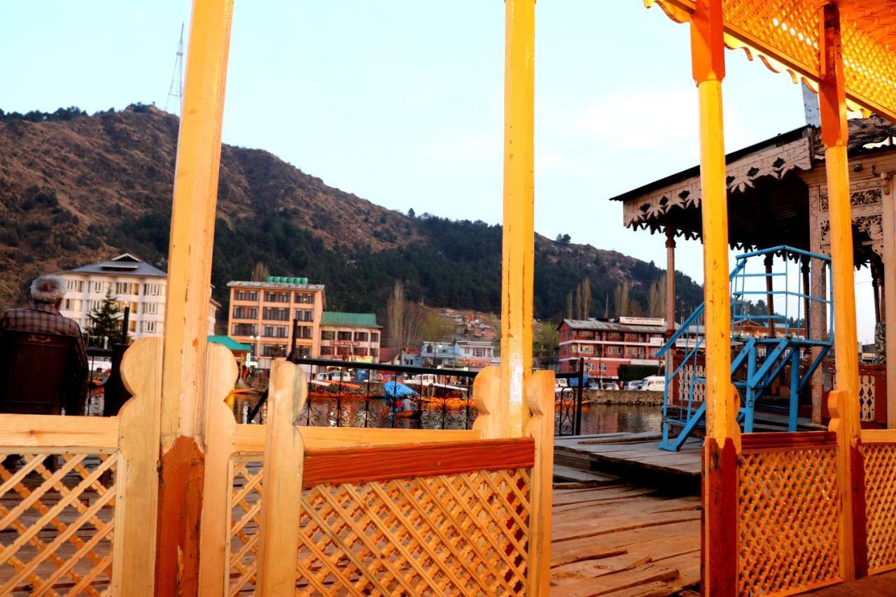 House Boat New Pala Palace Srinagar  Exterior photo