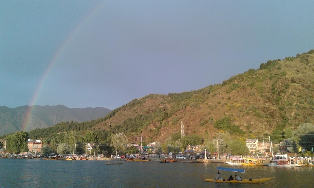 House Boat New Pala Palace Srinagar  Exterior photo