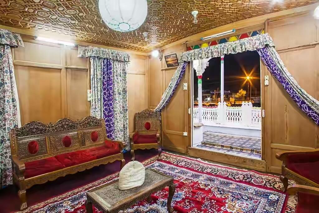 House Boat New Pala Palace Srinagar  Exterior photo