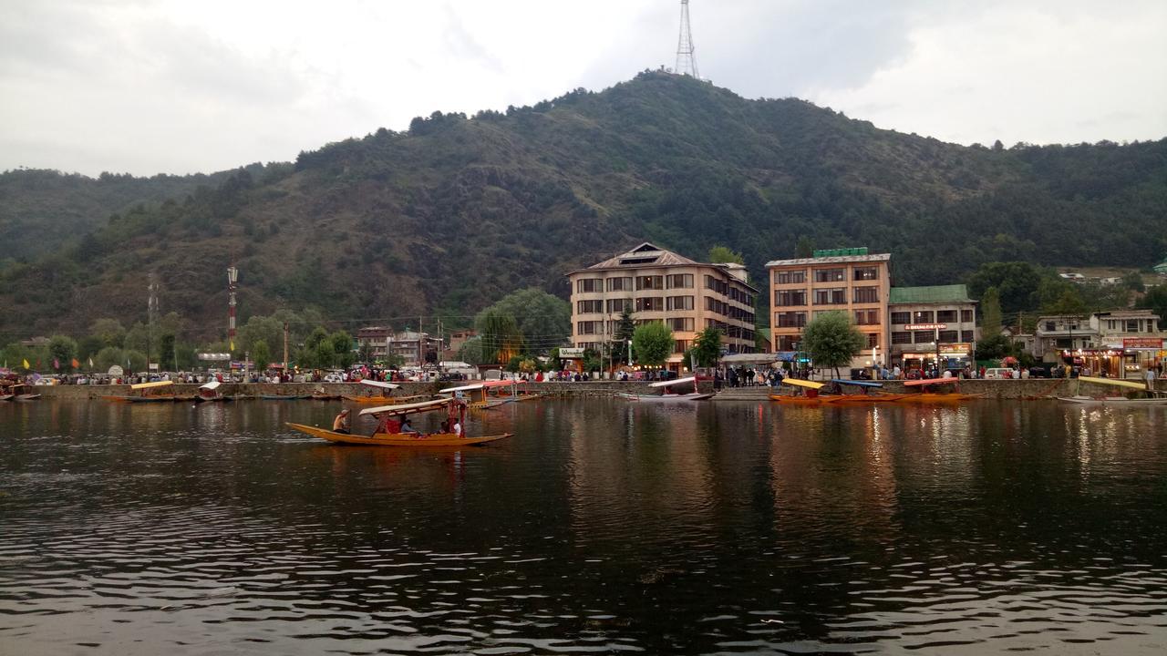 House Boat New Pala Palace Srinagar  Exterior photo