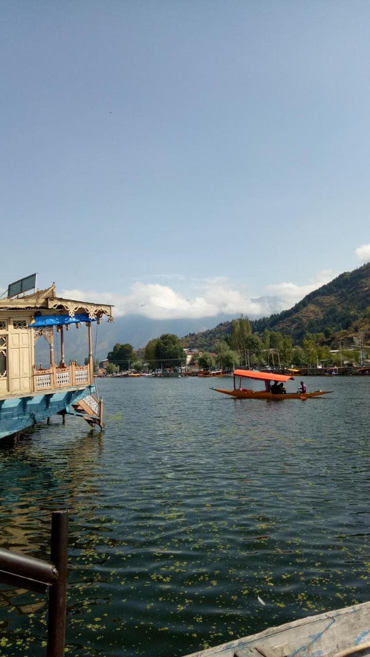 House Boat New Pala Palace Srinagar  Exterior photo